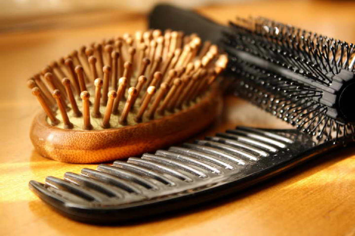 دلایل خارش پوست سر و راههای درمان آن