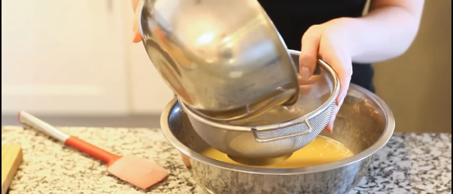 دستور تهیه کیک خامه ای هویج پسته