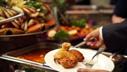 با این مواد غذایی حتما دچار چاقی شکم میشوید