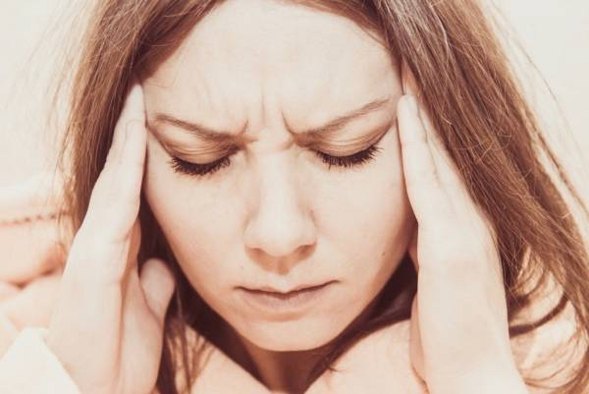 علل و علائم آتاکسی، بیماری که تعادل را مختل میکند و راه هایی برای درمان آن