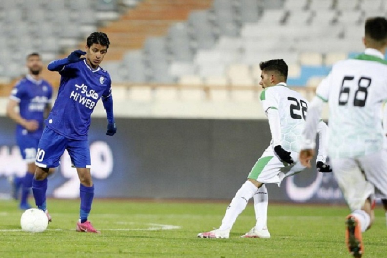 مظاهری بهترین خرید آبی هاست/پرسپولیس و استقلال برای بردن دربی شانس برابر دارند