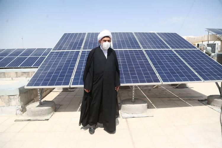 گزارش تصویری از افتتاح نیروگاه های تولید برق خورشیدی بقاع متبرکه استان قم