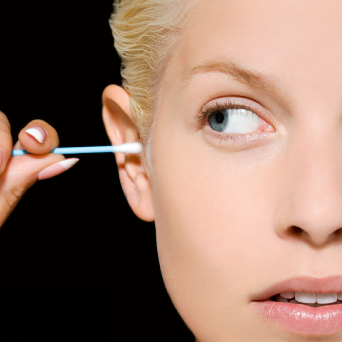 روش خارج کردن جرم یا واکس از درون گوش بدون آسیب رساندن