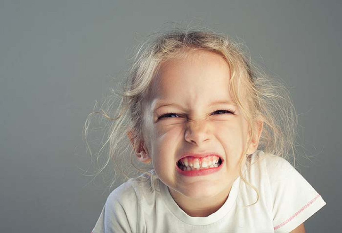 انواع عادتهای نامناسب دهانی و عوارض آن