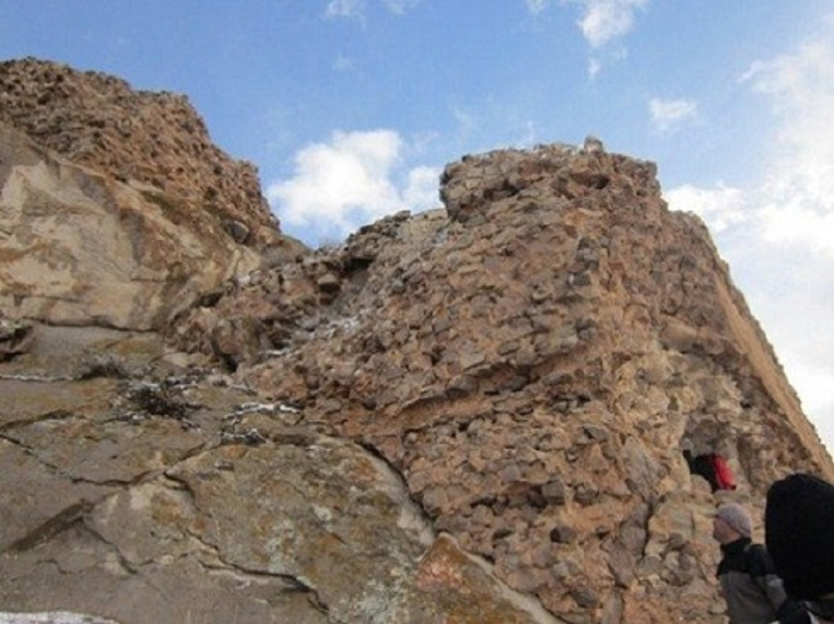 قلعه مرموز و اسرار امیز بوینی یوغون در استان اردبیل
