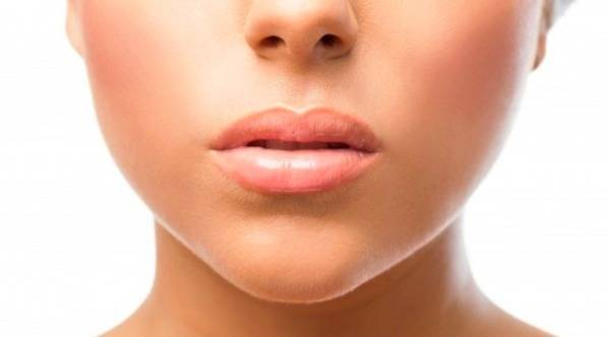 علت و عوامل تیرگی لب ها چیست و چگونه درمان می شود