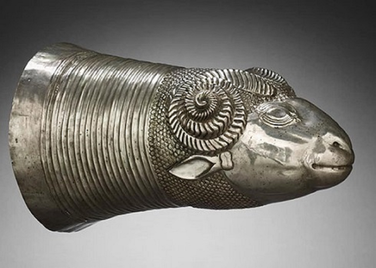 تکه هایی از اثار تاریخی ایران در موزه های خارجی