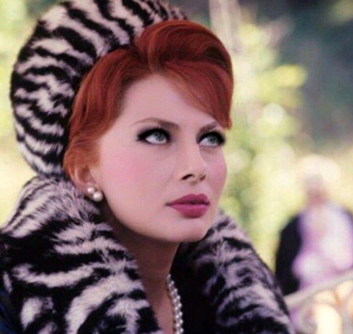 زندگی نامه اشرف پهلوی