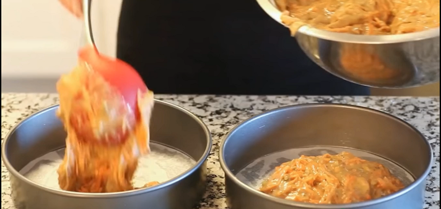 دستور تهیه کیک خامه ای هویج پسته