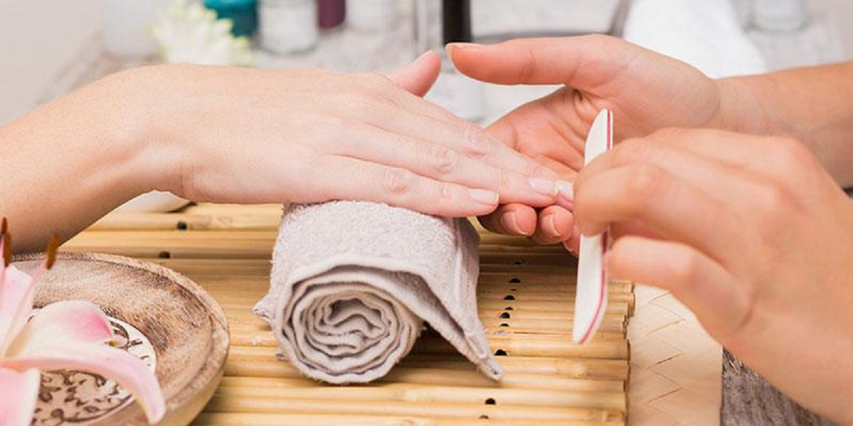 علت شکستن ناخن ها و راه جلوگیری و تقویت آن ها با مواد طبیعی