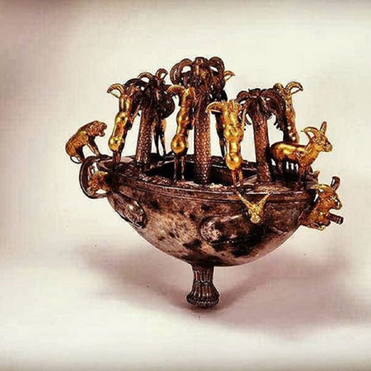 تکه هایی از اثار تاریخی ایران در موزه های خارجی