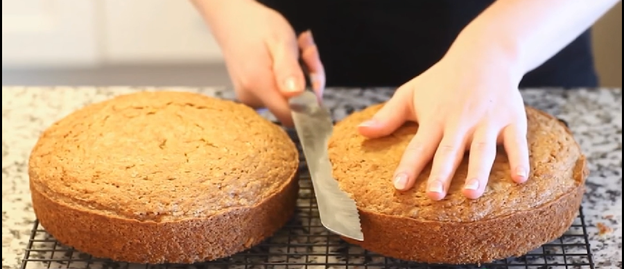 دستور تهیه کیک خامه ای هویج پسته