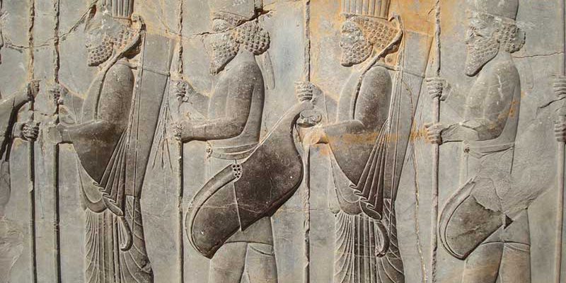 هجرت پیامبر (ص) یا تاج‌گذاری کوروش؟ داستان تبدیل تاریخ هجری به شاهنشاهی