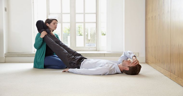 چه عواملی باعث غش یا بیهوشی میشوند؟