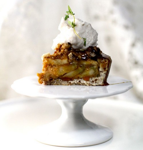 طرز تهیه دو نوع بستنی میوه ای خوشمزه