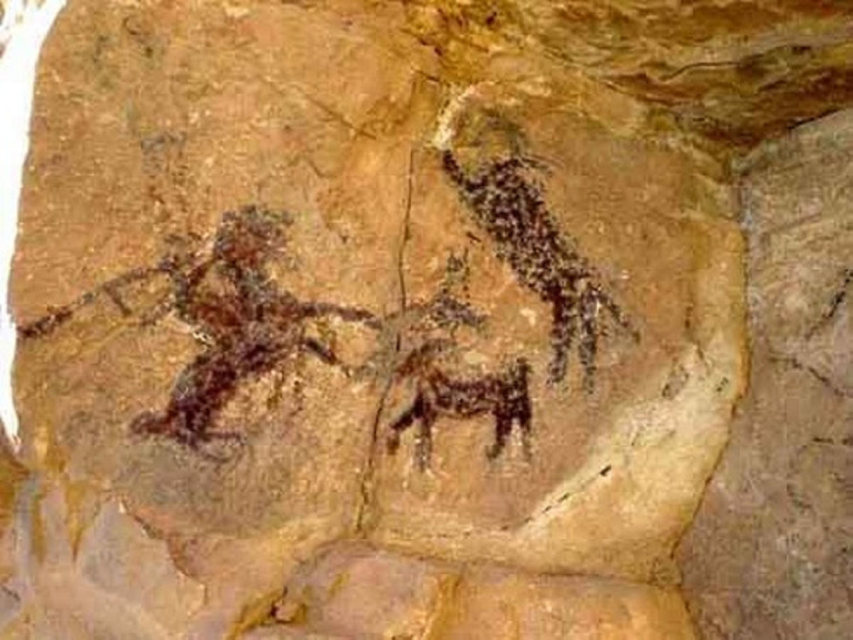 سنگ نگاره های کوه ارنان یکی از جاذبه های تاریخی و دیدنی استان یزد