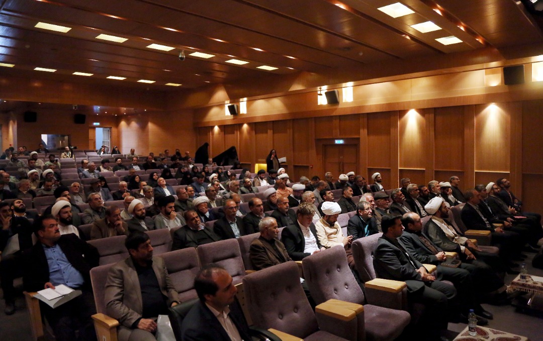 بقاع متبرکه نقطه پرگار فعالیتهای اجتماعی در هر منطقه باشد بقاع متبرکه نقطه پرگار فعالیتهای اجتماعی در هر منطقه باشد