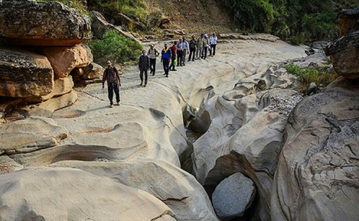 دره ارواح یکی از جاذبه های شهرستان دزفول