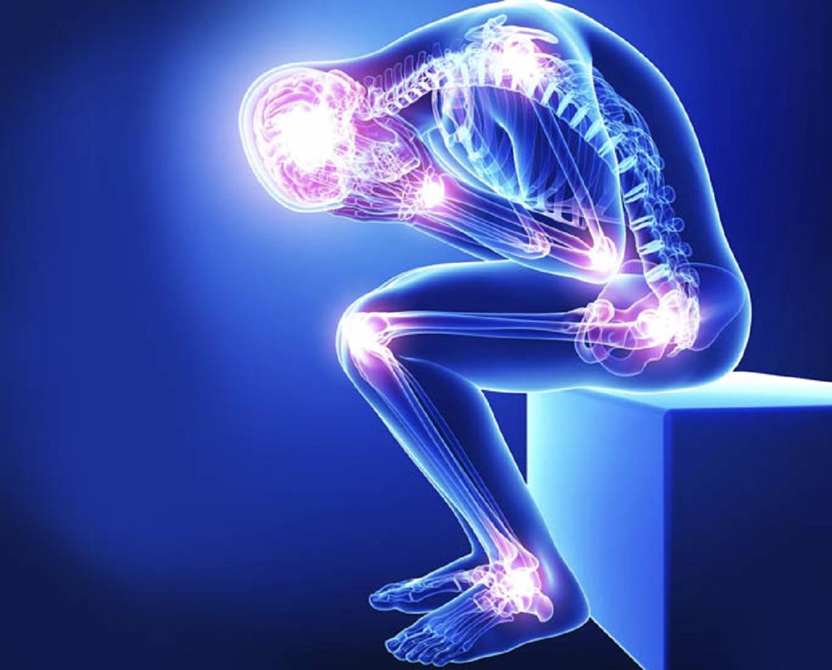 بیماری فیبرومیالژیا چیست و علائم، دلایل و راه‌های درمان آن چگونه است