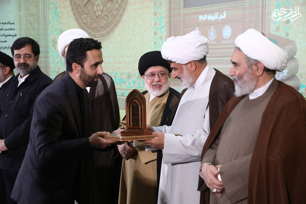آیین اختتامیه چهل و هشتمین دوره مسابقات معارفی قرآن کریم در قم | بیانات سخنرانان مراسم و اسامی برگزیدگان