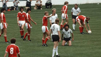 شرم آورترین صحنه های تاریخ جام جهانی + تصاویر