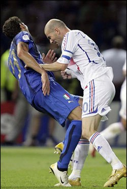 شرم آورترین صحنه های تاریخ جام جهانی + تصاویر