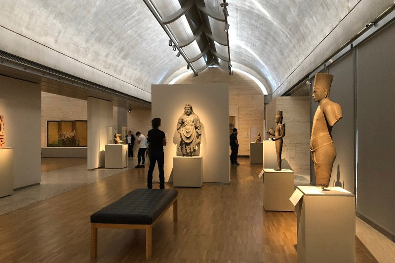 عرضه و فروش آثار هنری عرضه و فروش آثار هنری