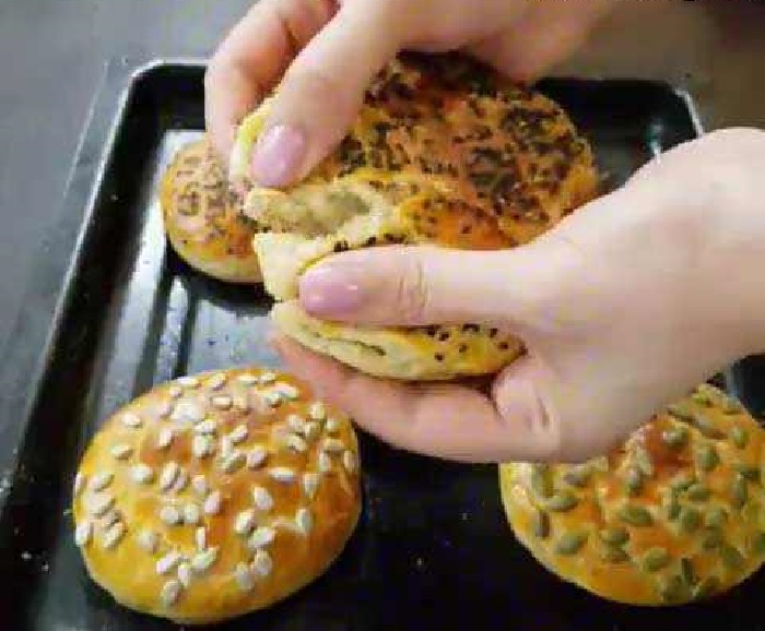 طرز پخت سه مدل نان خانگی