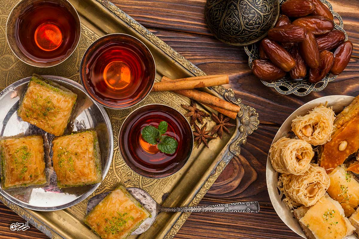 باقلوای خرما با شربت نارنج باقلوای خرما با شربت نارنج