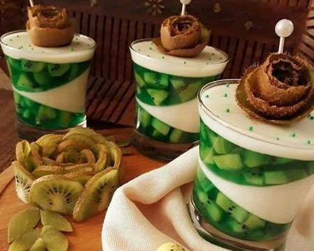 طرز تهیه انواع دسر با کیوی