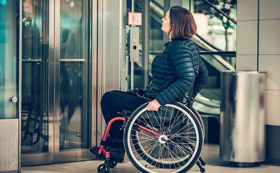 چرا آسانسورها آینه دارند؟