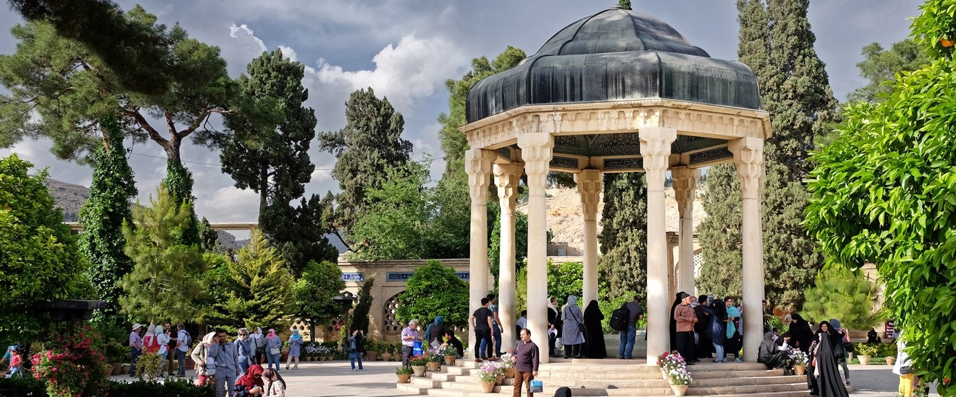 باغبان گر پنج روزی صحبت گل بایدش