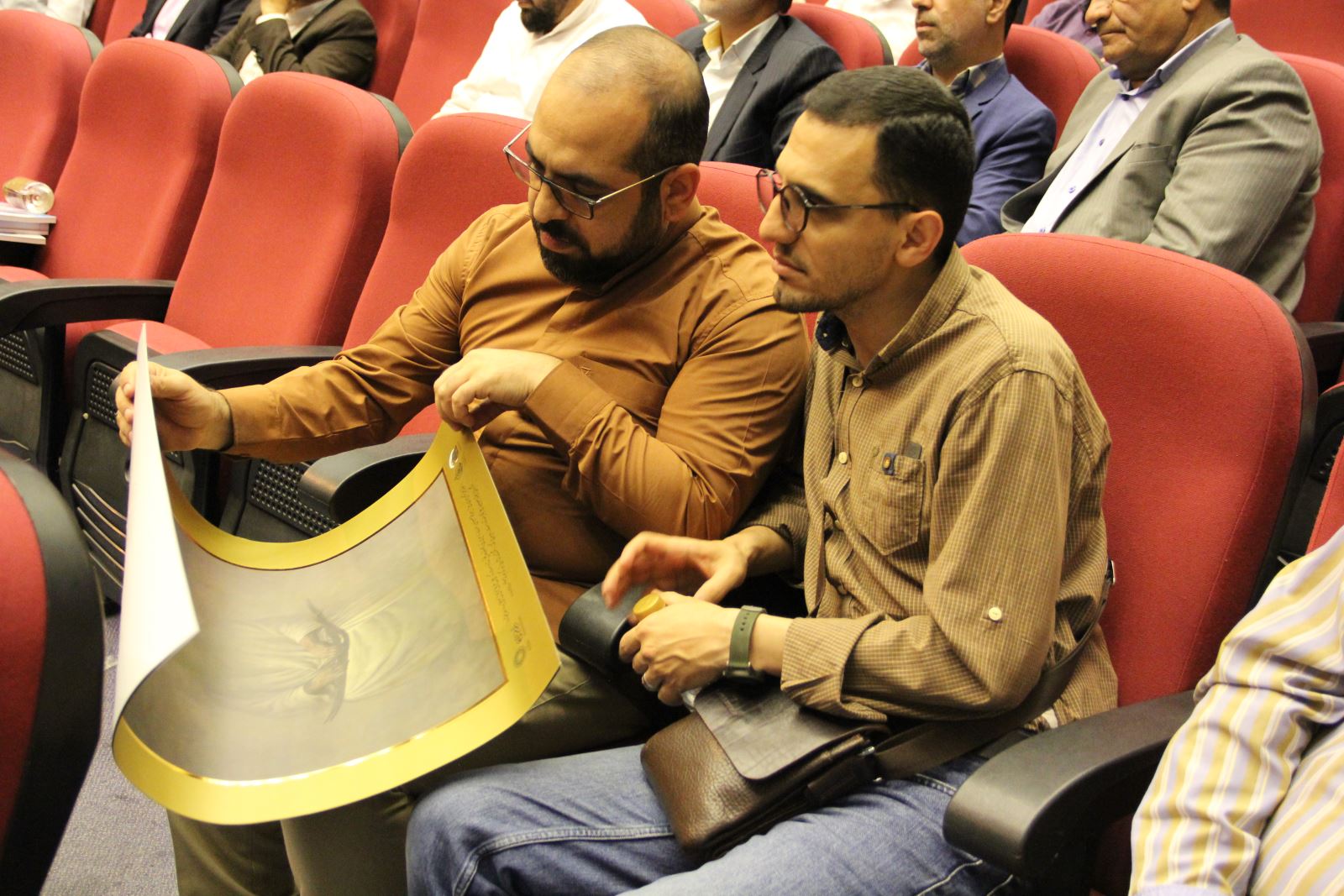 گزارش تصویری از رونمایی پوستر غدیر 98 با حضور وزیر فرهنگ و دبیرکل بنیاد بین المللی غدیر