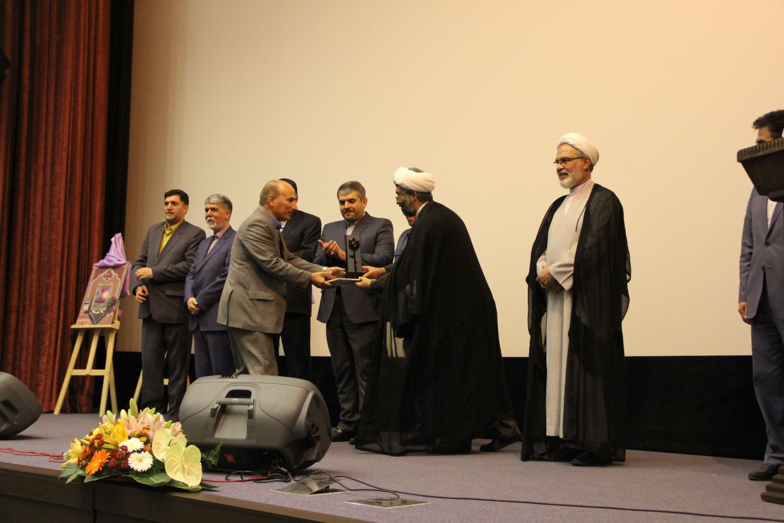 گزارش تصویری از رونمایی پوستر غدیر 98 با حضور وزیر فرهنگ و دبیرکل بنیاد بین المللی غدیر