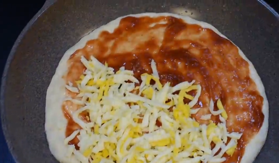 دستور تهیه پیتزا پپرونی خانگی