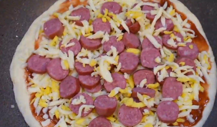 دستور تهیه پیتزا پپرونی خانگی