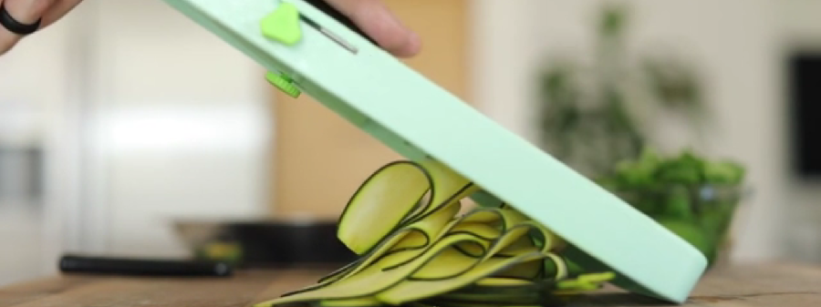 دستور تهیه سالاد کدو سبز فلفلی و خیار