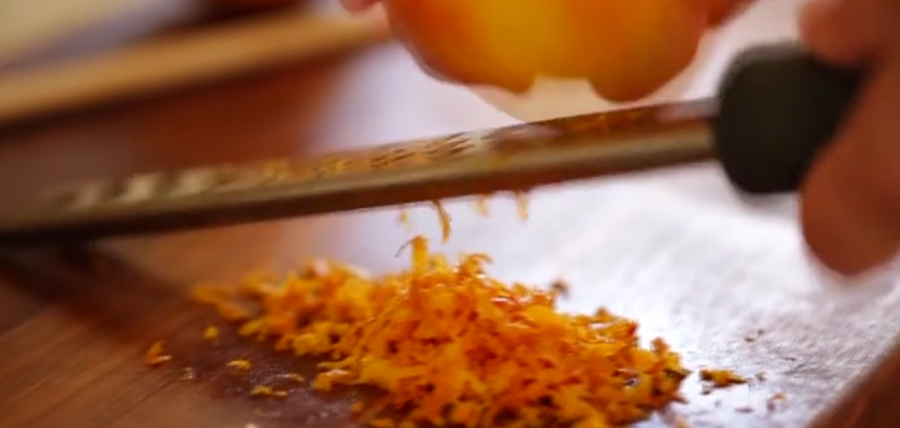 آموزش تهیه کیک یک پوندی با پرتقال خونی