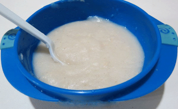 تغذیه کودک در هر دوره از زندگی چطور باید باشد؟