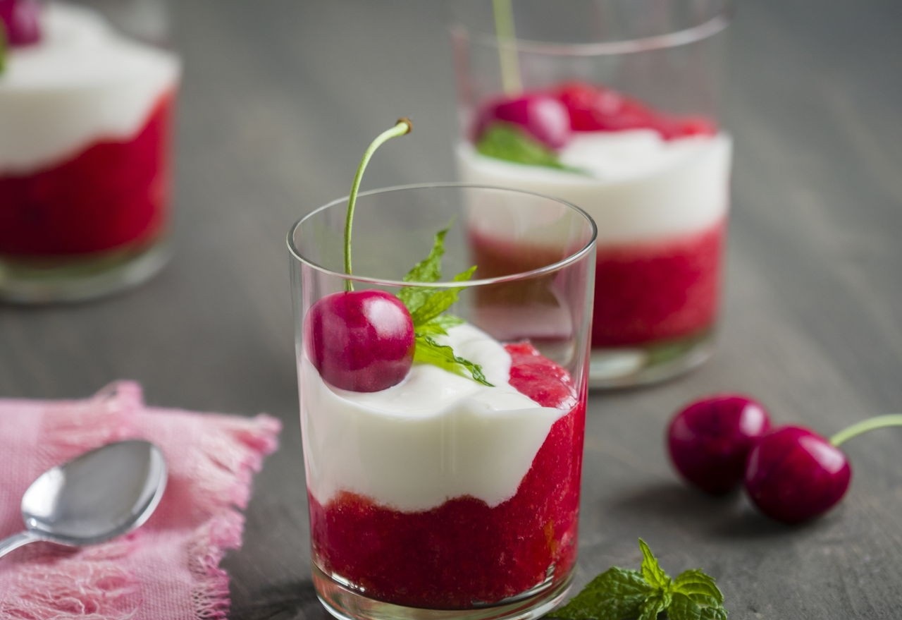 آموزش درست کردن چند مدل دسر با آلبالو