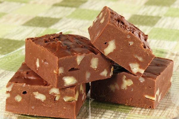 این شکلات های خوشمزه را در خانه درست کنید