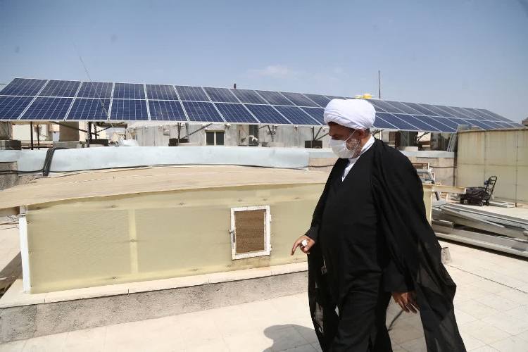 گزارش تصویری از افتتاح نیروگاه های تولید برق خورشیدی بقاع متبرکه استان قم
