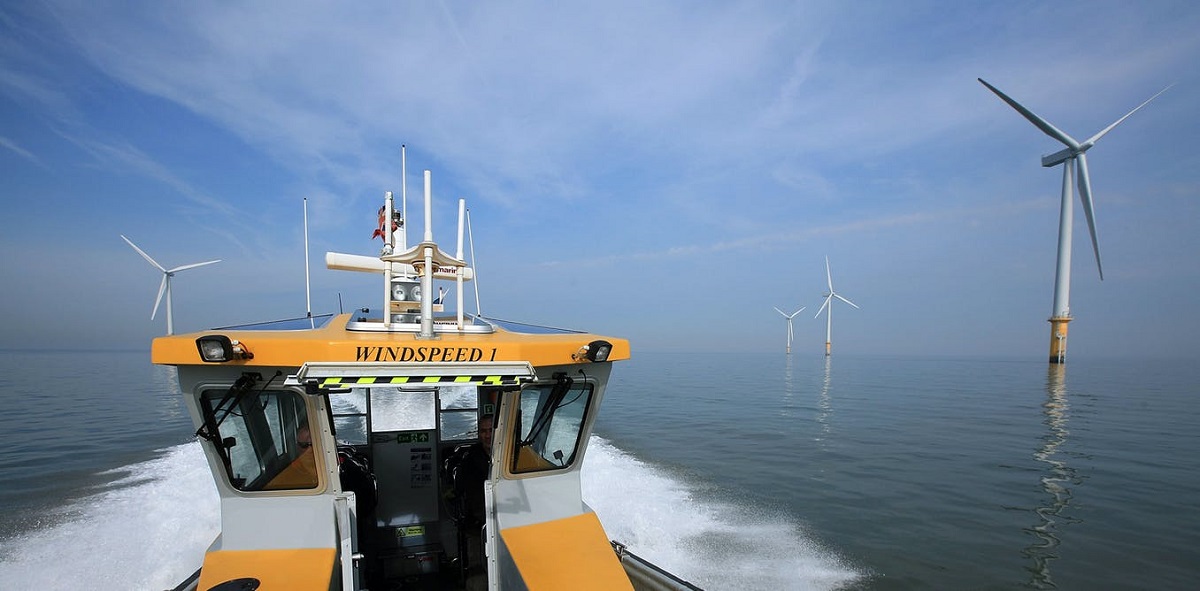 استفاده از انرژی برق به دست آمده از نیروگاه های بادی مستقر در دریا