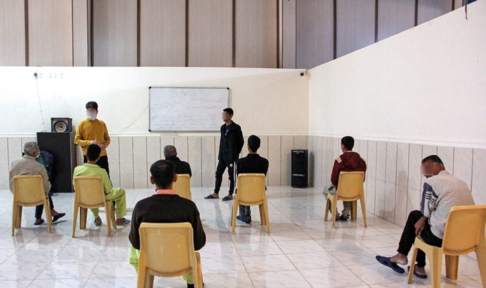 آشنایی خانواده ها با روش های دارویی و غیردارویی درمان و مقابله با اعتیاد آشنایی خانواده ها با روش های دارویی و غیردارویی درمان و مقابله با اعتیاد