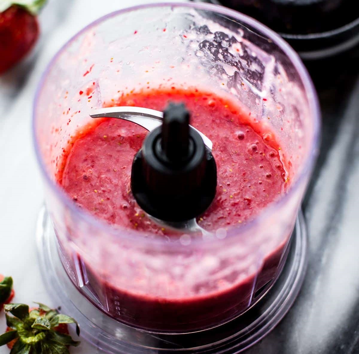 طرز تهیه کیک توت فرنگی خانگی