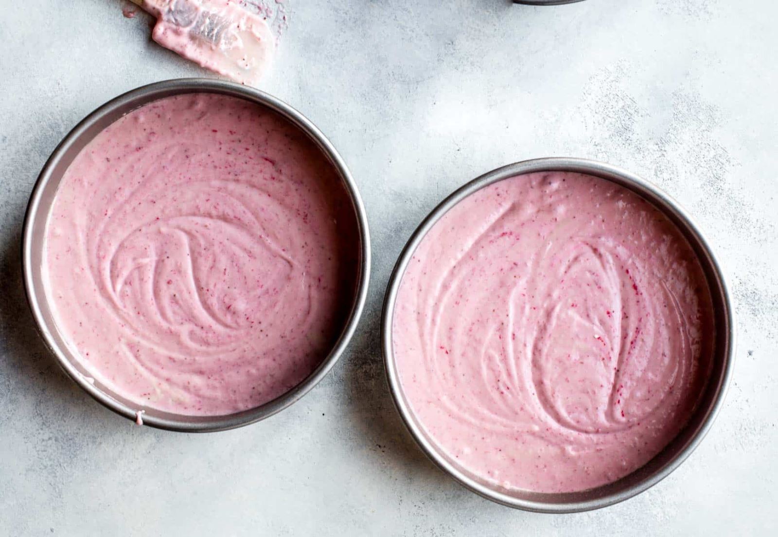 طرز تهیه کیک توت فرنگی خانگی