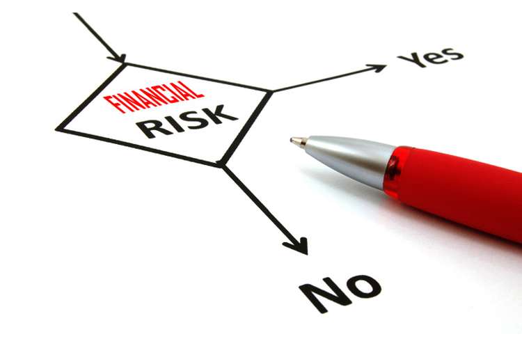 ریسک مالی (risk Financial) چیست و چگونه آن را مدیریت کنیم؟