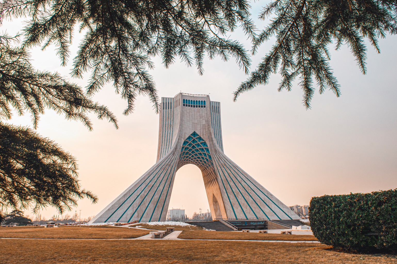 بررسی اثرات شعار سال 99 (جهش تولید) بر محیط زیست