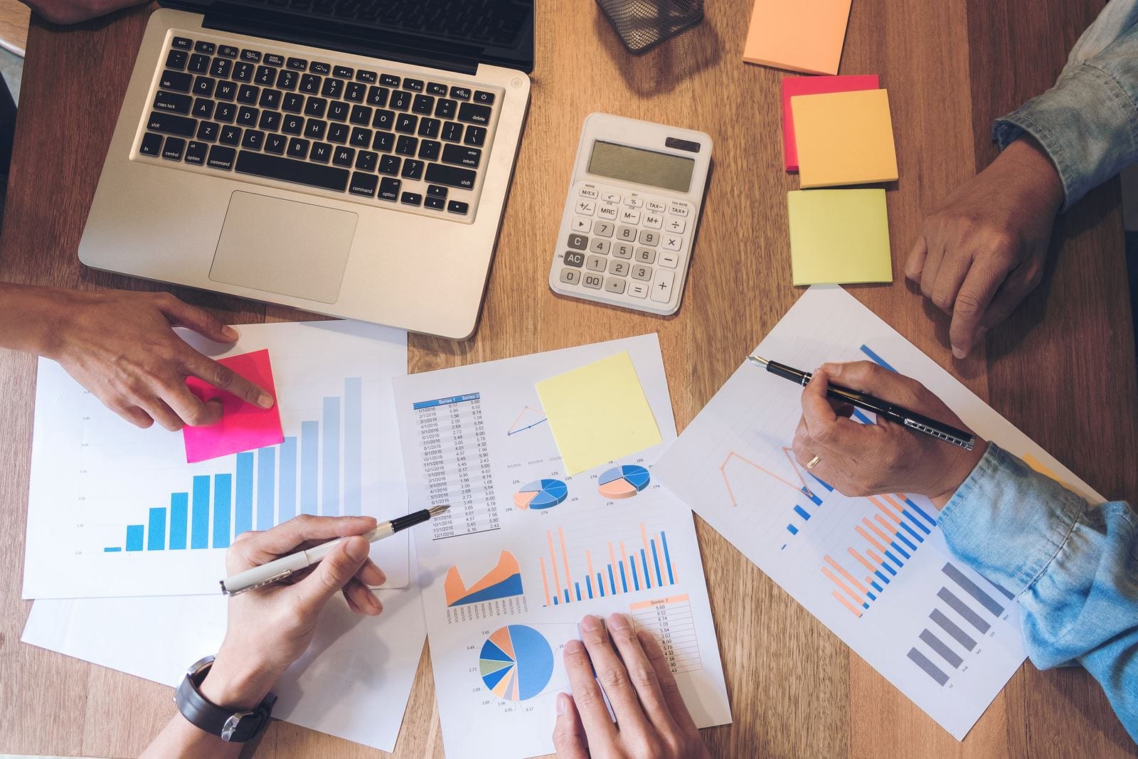 آشنایی با انواع ابزارها و منابع آموزشی بورس و ترید