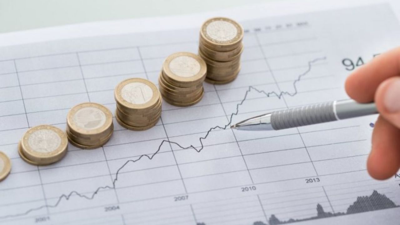 شعار سال 99 فرصتی برای دولت مهار تورم از طریق افزایش درآمد دولت در سال جهش تولید